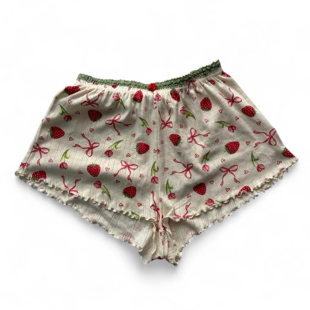 XS Strawberry Print Women's Shorts
